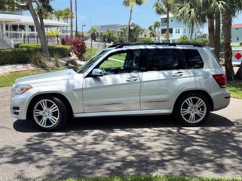 Used 2014 Mercedes-Benz GLK 250 BlueTEC 4MATIC image 2