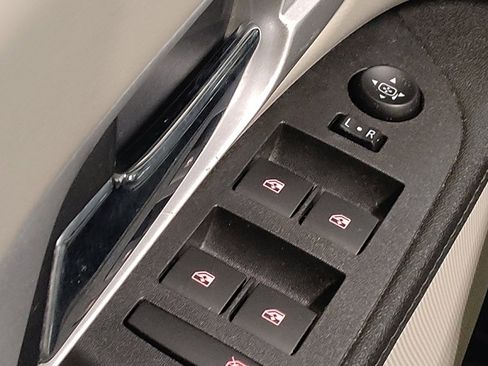 Used 2017 GMC Terrain SLE image 27