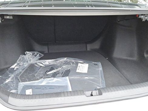 Certified 2025 Honda Accord SE image 13