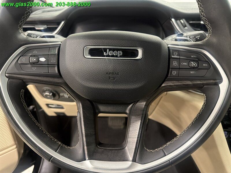 Used 2023 Jeep Grand Cherokee L Limited AWD/4WD image 27