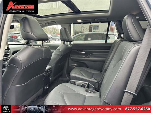 Used 2024 Toyota Grand Highlander Platinum image 14