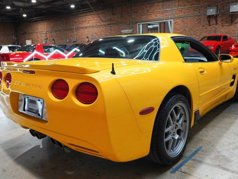Used 2003 Chevrolet Corvette Z06 w/ Memory Package, 3 Drivers RWD image 15