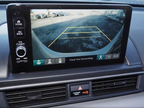 Used 2024 Honda Pilot Touring image 14