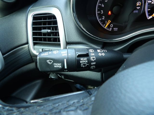 Used 2020 Jeep Grand Cherokee Laredo AWD/4WD image 16
