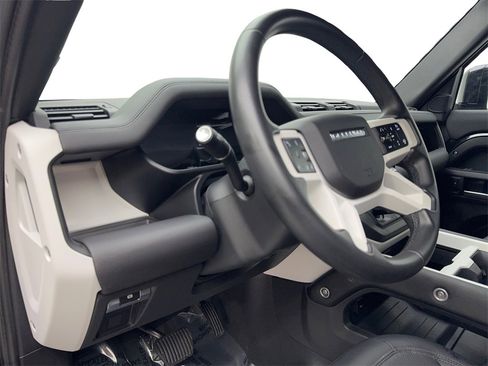 Used 2025 Land Rover Defender 110 S image 48