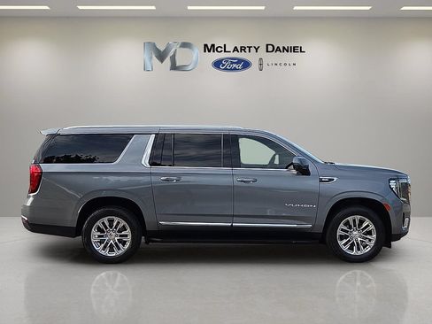Used 2021 GMC Yukon XL SLT w/ SLT Premium Package AWD/4WD image 6