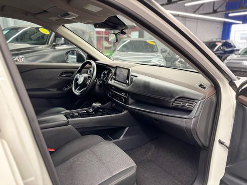 Used 2021 Nissan Rogue S AWD/4WD image 27
