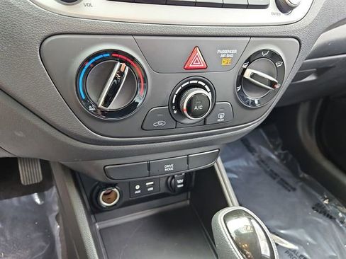 Used 2022 Hyundai Accent SE image 20