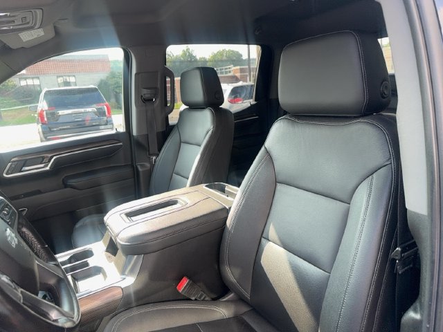 Used 2022 Chevrolet Silverado 1500 RST w/ Redline Edition AWD/4WD image 19