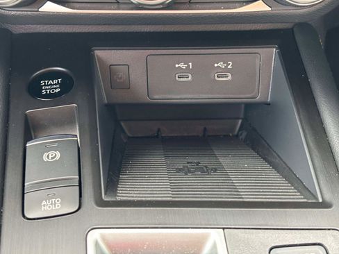 Used 2025 Nissan Kicks SV image 19