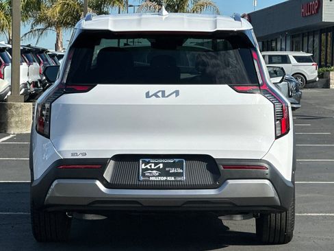 New 2026 Kia EV9 Wind image 5