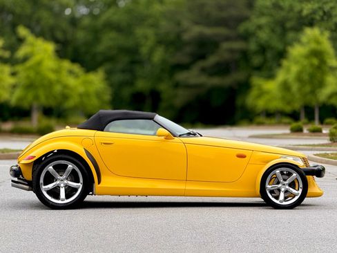 Used 2002 Chrysler Prowler RWD image 12