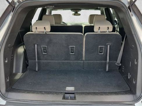 Used 2023 Chevrolet Traverse LS FWD image 6