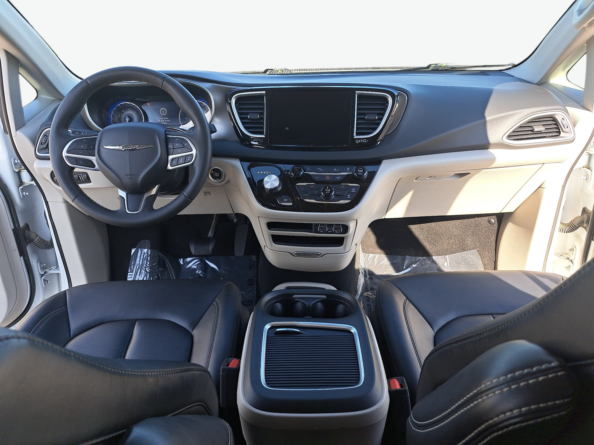 Certified 2024 Chrysler Pacifica Touring-L FWD image 10