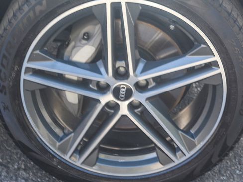 Used 2021 Audi Q5 e Prestige w/ Prestige Package image 10