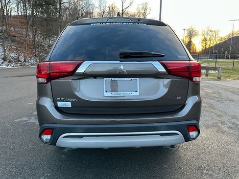 Used 2020 Mitsubishi Outlander SE image 5