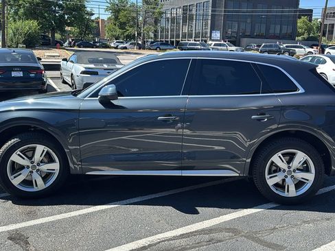 Used 2018 Audi Q5 2.0T Premium Plus w/ Premium Plus Package AWD/4WD image 6