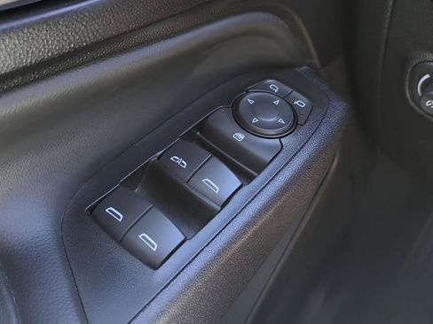 Used 2023 Chevrolet Equinox LT FWD image 19