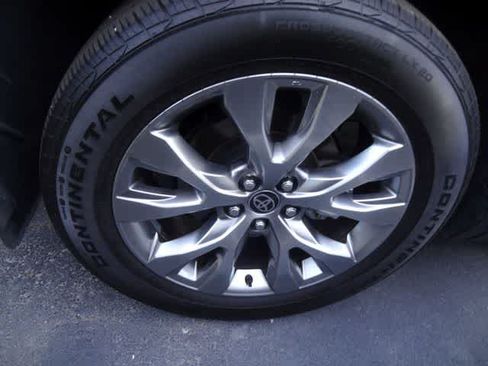 Used 2025 Toyota Grand Highlander AWD image 25