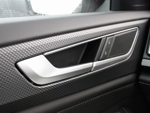 New 2026 Volkswagen Atlas Cross Sport SEL R-Line image 6