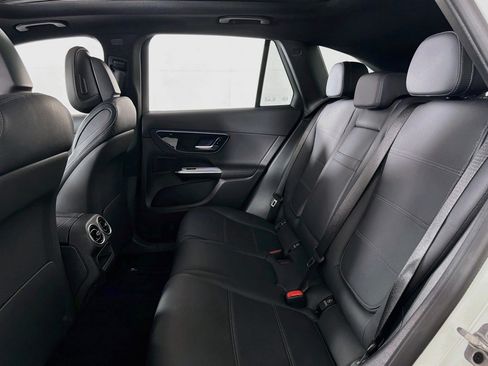 Certified 2026 Mercedes-Benz GLC 300 image 9