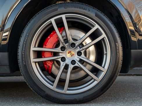 Certified 2022 Porsche Cayenne S Platinum image 15