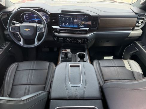 Used 2022 Chevrolet Silverado 1500 High Country w/ Technology Package AWD/4WD image 12