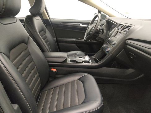 Used 2018 Ford Fusion SE w/ Equipment Group 201A image 21