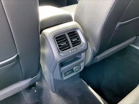 Used 2018 Volkswagen Tiguan SEL image 24