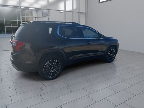 Used 2023 GMC Acadia SLT w/ Preferred Package image 8