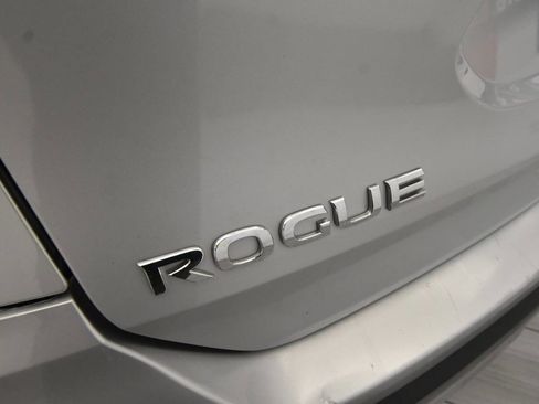 Used 2020 Nissan Rogue S image 29