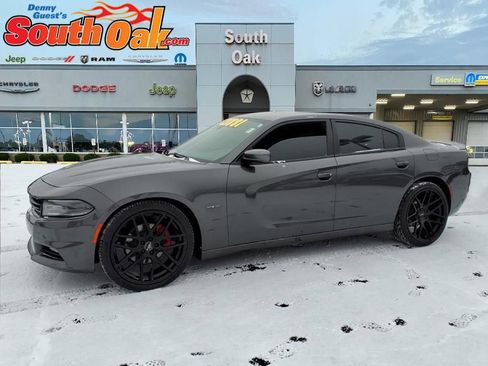 Used 2018 Dodge Charger R/T image 4