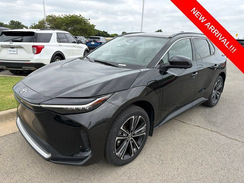 Used 2023 Toyota bZ4X FWD image 1
