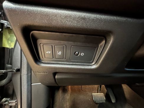 Used 2017 Land Rover Discovery Sport HSE image 22