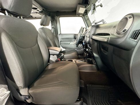 Used 2016 Jeep Wrangler Sport image 22