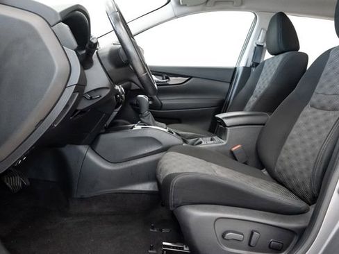 Used 2019 Nissan Rogue Sport SV w/ Technology Package image 12