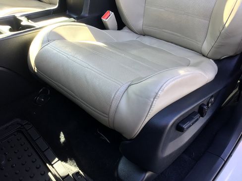 Used 2018 Honda CR-V EX-L image 10