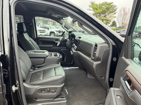Used 2025 GMC Sierra 1500 SLT image 25