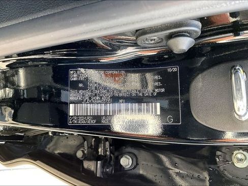 Used 2021 Lexus LX 570 4WD w/ Luxury Package image 14