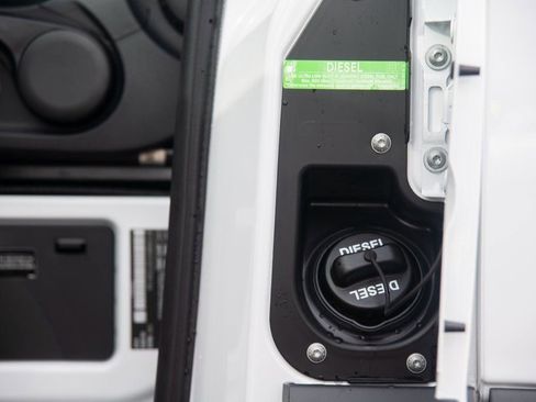 Used 2025 Mercedes-Benz Sprinter 2500 image 23