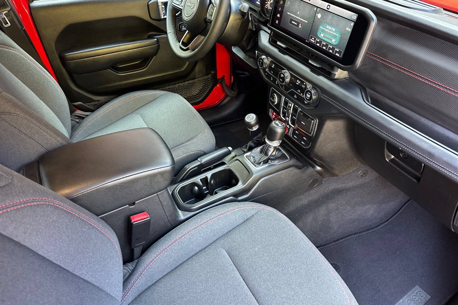 Used 2025 Jeep Wrangler Unlimited Rubicon AWD/4WD image 20