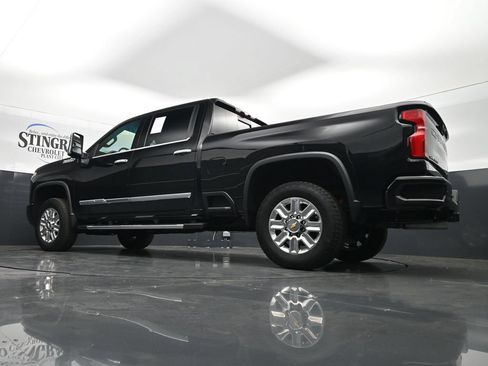 Used 2024 Chevrolet Silverado 2500 High Country w/ High Country Premium Package AWD/4WD image 29