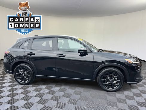 Certified 2025 Honda HR-V Sport image 2