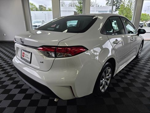 Certified 2025 Toyota Corolla LE FWD image 3