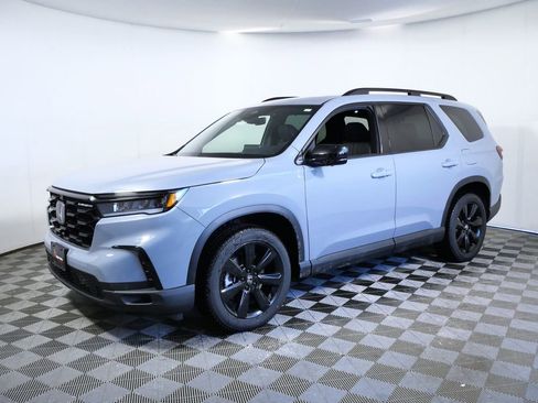 Used 2025 Honda Pilot Black Edition image 5