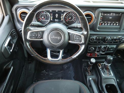 Used 2020 Jeep Gladiator Mojave w/ LED Lighting Group AWD/4WD image 17
