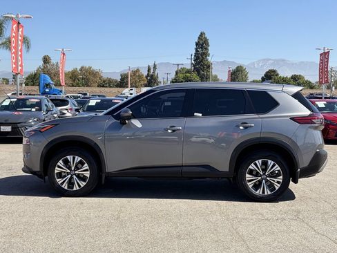 Used 2021 Nissan Rogue SV FWD image 41