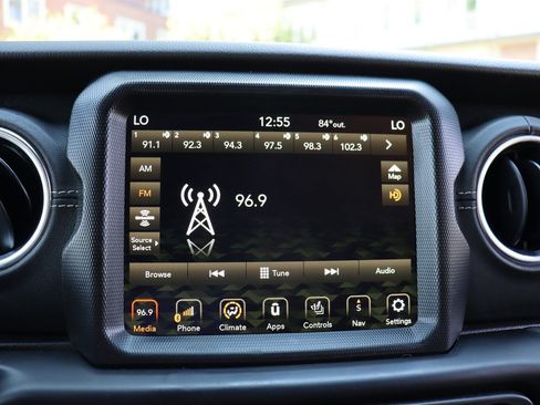 Used 2021 Jeep Wrangler Unlimited Sahara w/ Cold Weather Group AWD/4WD image 24