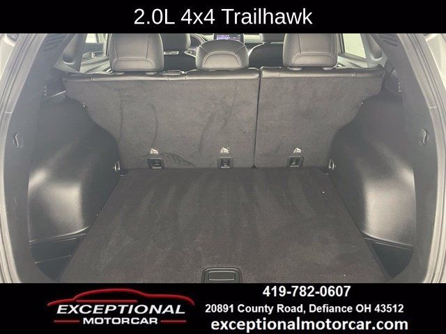 Used 2025 Jeep Compass Trailhawk AWD/4WD image 46