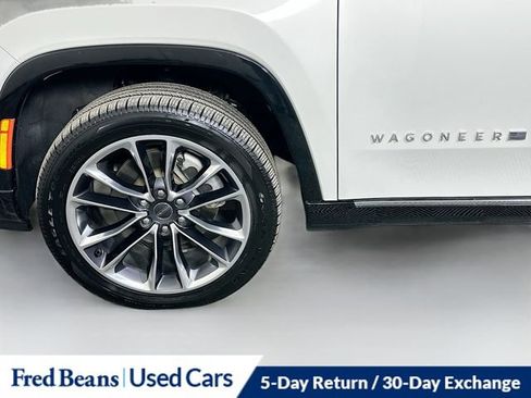 Used 2022 Jeep Wagoneer Series III w/ Premium Group I AWD/4WD image 41